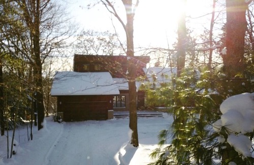 Oro-Medonte Ski Chalet | Modern Family Friendly Chalet
