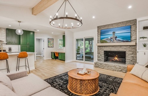 Forest North Estates House | Modern, Family Friendly Home