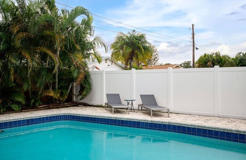 Walsingham House | 🌴Modern, Family Friendly Home with Heated Pool