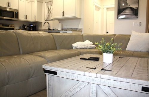 Joplin House | Modern Family Getaway! Heated Pool, Hot tub Theatre Room, Game room!