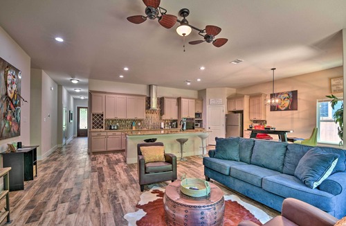 South Arlington Cottage | Modern Family Home Near At&t Stadium & More!