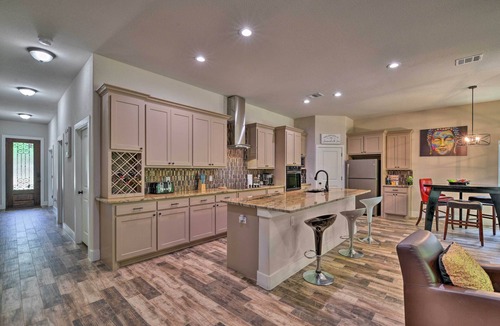 South Arlington Cottage | Modern Family Home Near At&t Stadium & More!