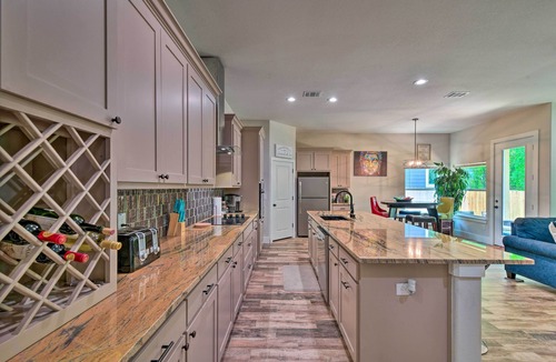 South Arlington Cottage | Modern Family Home Near At&t Stadium & More!