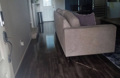 Mission Bend House | Modern Family home-self check in