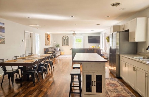 Forest House | Modern Family Stay near LU-King-Patio-Firepit-Playsetn