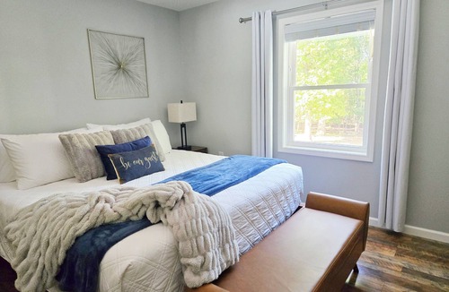 Forest House | Modern Family Stay near LU-King-Patio-Firepit-Playsetn