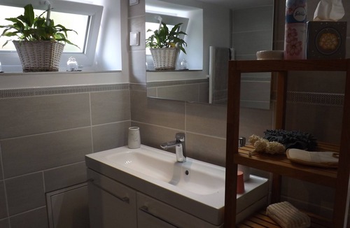 Vernantes House | Modern, family-style rooms in independent courtyard.