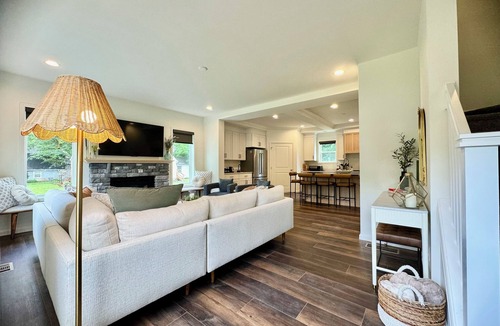 Crittenden House | Modern Farmhouse-716 ~BRAND NEW!~ Sleeps 20!