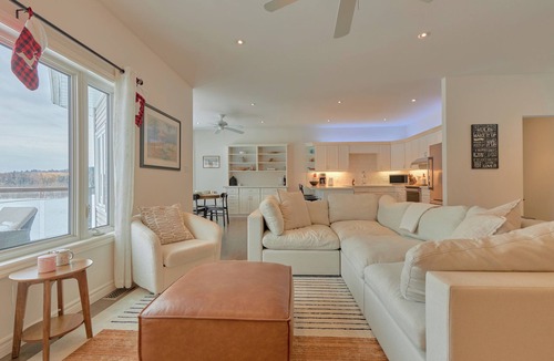 Huntsville Other | Modern Farmhouse Getaway | 5+ Acres | Family Friendly | Arrowhead | Algonquin