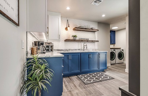 Owasso House | Modern Farmhouse I Quite Escape w/Vibrant Kitchen