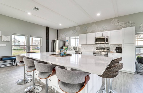 Del Valle House | Modern Farmhouse in Del Valle: Rural Setting!