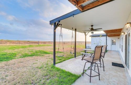 Del Valle House | Modern Farmhouse in Del Valle: Rural Setting!