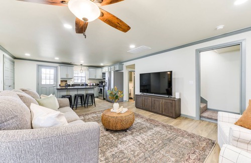 Edmond House | Modern Farmhouse in Downtown Edmond