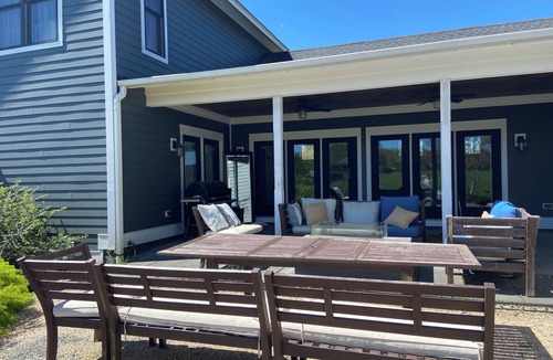 Royal Acres House | Modern Farmhouse in Keswick 5BR/4BA