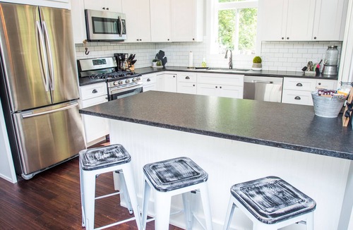 New Buffalo House | Modern Farmhouse Just Steps From Town and Lake Michigan w/Heated Pool!