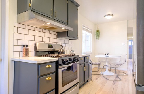 La Riviera House | Modern Farmhouse near Downtown & American River