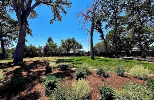 Placerville House | Modern Farmhouse · Open Concept · Fenced Yard · Apple Hill