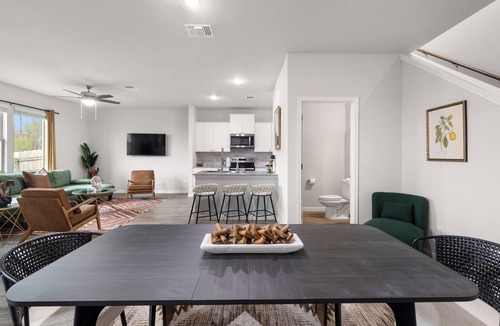 Lockhart Apartment | Modern Farmhouse Retreat w Patio & Yard