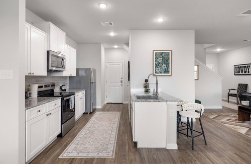 Lockhart Apartment | Modern Farmhouse Retreat w Patio & Yard