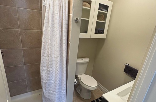 Beamsville Apartment | Modern Farmhouse theme Studio apartment in Central Beamsville
