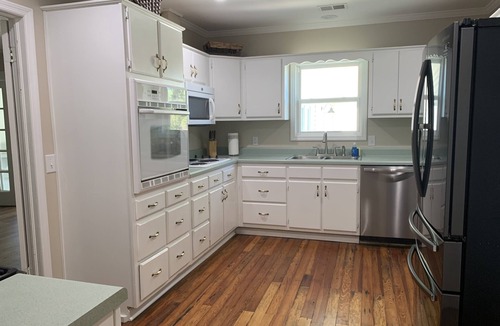 DeSoto County Other | Modern Farmhouse! Clean, Private, Spacious!