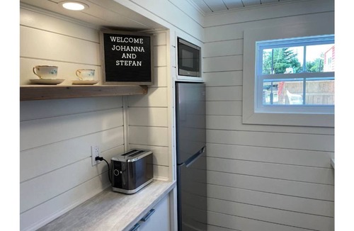 Harbour Main House | Modern Farmhouse w/hot tub