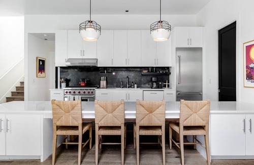 Bouldin House | Modern Farmhouse + Walk to SOCO - Marfa Modern!