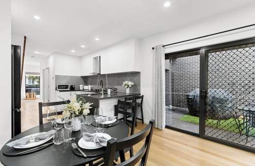 Fawkner House | Modern Fawkner Home