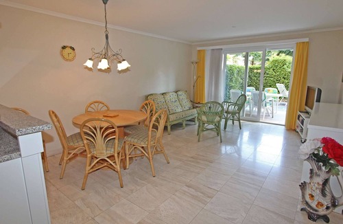 Minusio Apartment | Modern first floor apartment in a well-kept apartment building in a quiet location