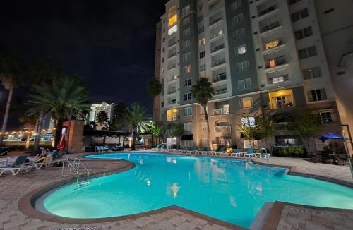 Florida Center House | Modern Flat 4 Minutes from Universal – The Point Orlando