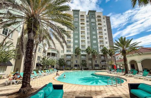 Florida Center House | Modern Flat 4 Minutes from Universal – The Point Orlando