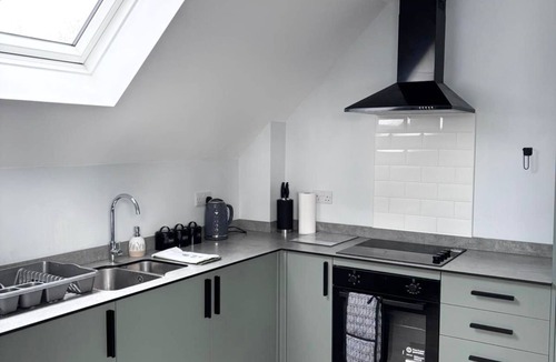 Dover Apartment | Modern Flat Castle Views & Free Parking