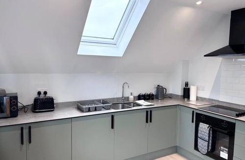 Dover Apartment | Modern Flat Castle Views & Free Parking