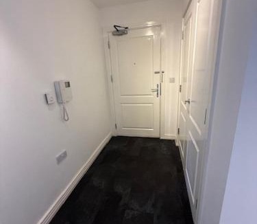 Abbey Wood Apartment | Modern flat in Abbey Wood