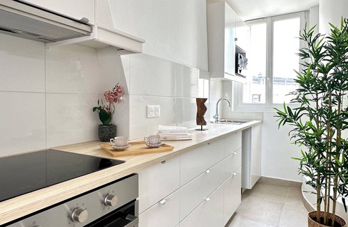 Butte-aux-Cailles Apartment | Modern Flat in Bercy