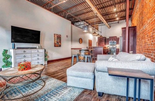 Historic Downtown La Crosse Apartment | Modern Flat in Downtown La Crosse