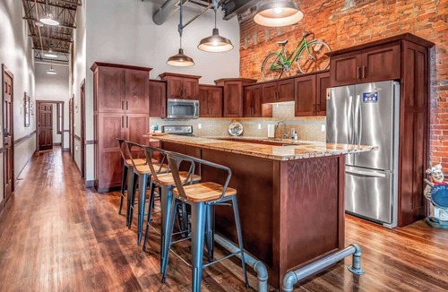 Historic Downtown La Crosse Apartment | Modern Flat in Downtown La Crosse