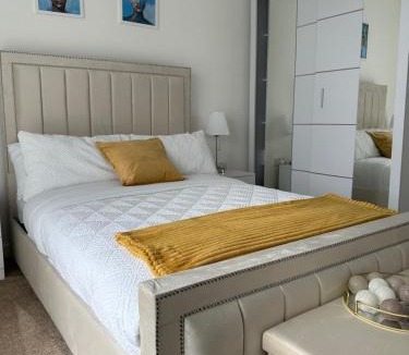 Eltham West Apartment | Modern Flat in Greenwich