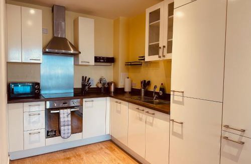 Eltham West Apartment | Modern Flat in Greenwich