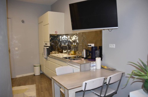 Porte-Dauphine House | Modern Flat near Eiffel Tower
