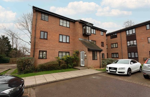 Grange Apartment | Modern Flat - Sleeps 3 - London