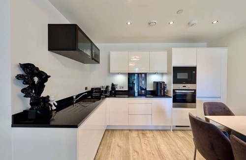 Park Royal Apartment | Modern Flat With Beautiful Balcony