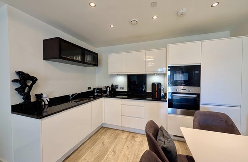 Park Royal Apartment | Modern Flat With Beautiful Balcony