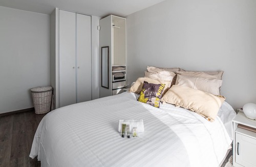 Vaulx En Velin Village Apartment | Modern flat with garden at Lyon doors - Welkeys
