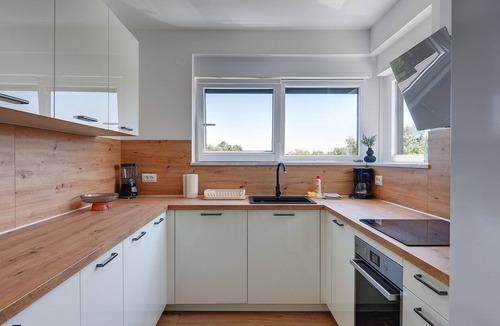 Pjescana Uvala Apartment | Modern flat with large terrace