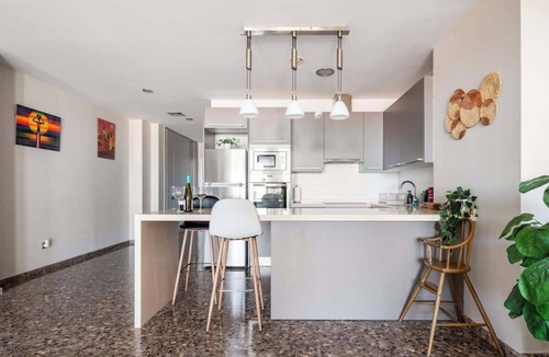 El Cabanyal Apartment | Modern flat with sea views in Valencia.