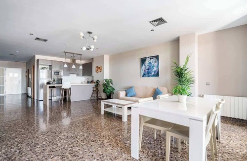 El Cabanyal Apartment | Modern flat with sea views in Valencia.