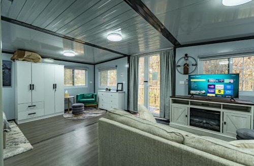 True House | Modern Foldable Container Home Unique Stay Near Pipestem Park