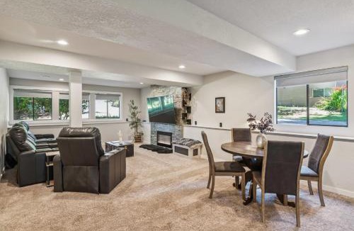 Lake Stevens House | Modern Forest Escape, Near Lake Stevens and Hikes
