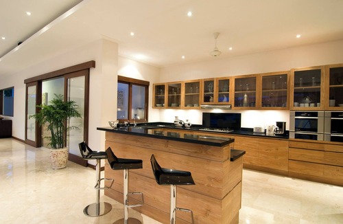 Batu Bolong Villa | Modern four bedrooms private pool villa Canggu